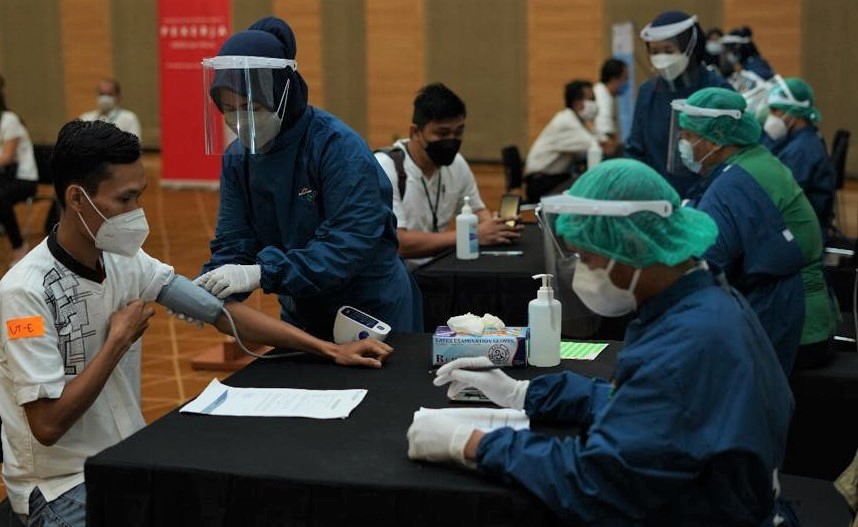 Karyawan Grup Astra Menerima Vaksin Covid-19